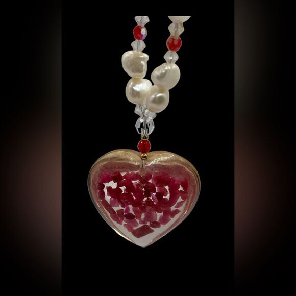 Baroque Freshwater Pearl Bead Necklace with Crystals and Resin Heart Pendant - Picture 2 of 4